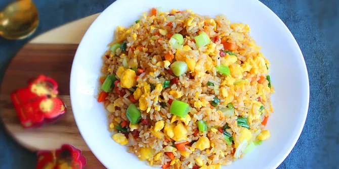 6 Resep Khao Phad, Nasi Goreng ala Thailand yang Cocok Jadi Menu Sarapan Praktis