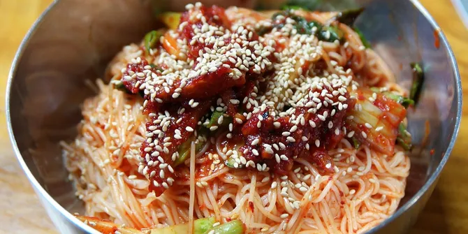 6 Resep Olahan Bihun Korea yang Simpel dan Bisa Dibuat Sendiri di Rumah