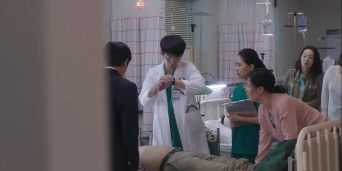 7 Rekomendasi Drama Korea Mirip Hospital Playlist, Bawa Suasana di Rumah Sakit