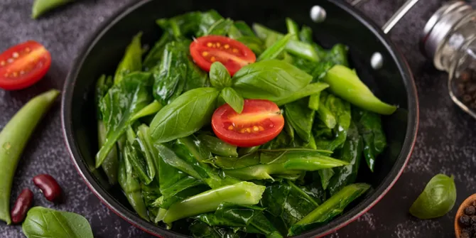 7 Resep Sayuran Daun Hijau Tumis untuk Menu Sehari-hari yang Praktis dan Lezat