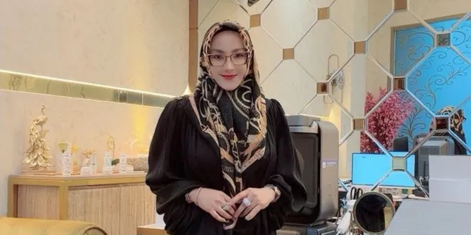 Ade Fitrie Kirana Kejar Gelar S2 Manajemen Bisnis Demi Perkuat Leadership!