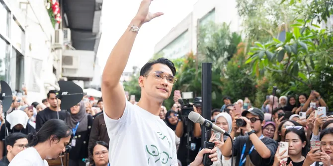 Afgan Era Sad Boy Kembali Lewat Lagu "Kacamata"