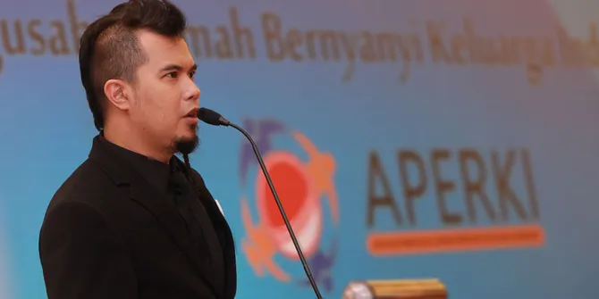 Ahmad Dhani Ketinggalan Pesawat, Konser Dewa 19 Tetap Digelar