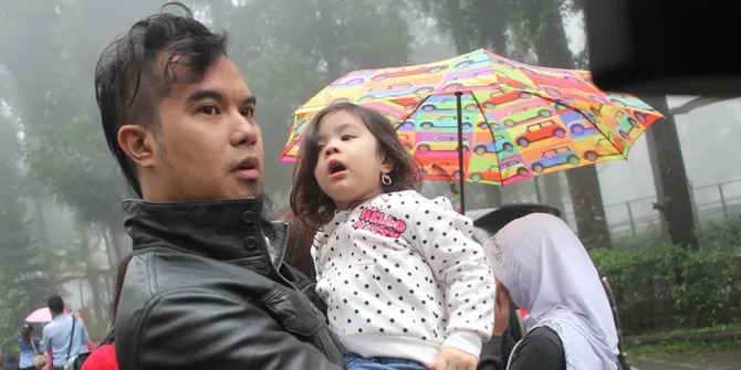 Ahmad Dhani Merasa Berat Punya Anak Perempuan