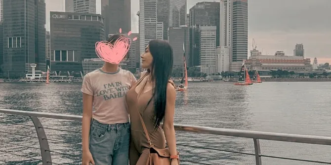 Aisha Anak Denada Sabet Medali Emas Lomba Esai Bergengsi