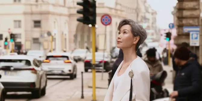 Aktris Hong Kong Cecilia Yip Pemeran Siluman Ular Putih Tampil Menawan di Usia 63 Tahun