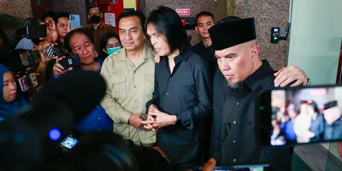 Akun Instagram Dewa 19 Unggah Meme Once Mekel, Fans Hilang Respek