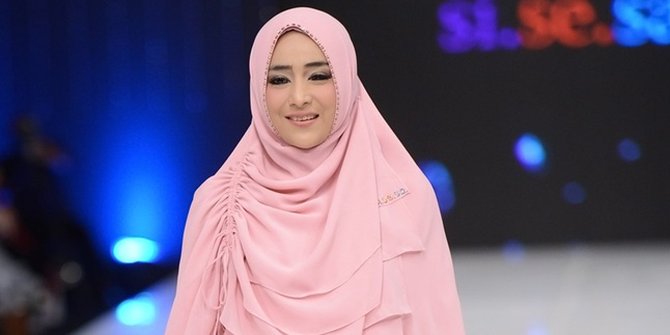 Anak Cindy Fatika Sari Lebih Pilih Taaruf Daripada Pacaran ...