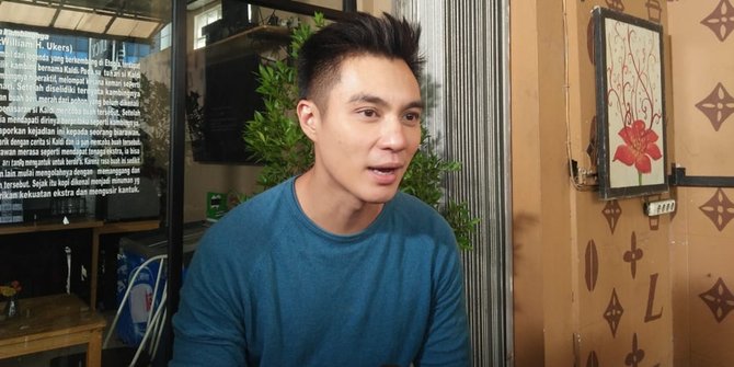 Anggap Ayah Sendiri, Baim Wong Beri Dukungan ke Tio Pakusadewo di Pengadilan Negeri