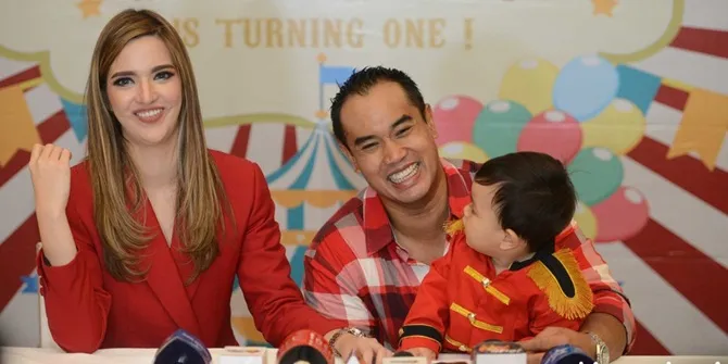 Ardi Bakrie Buat Polling Soal Kecantikan Nia Ramadhani di Instagram