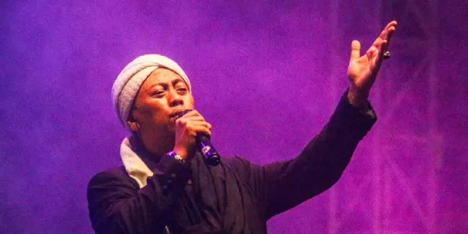 Arti dan Makna Lagu Cahaya Hati – Opick, Tentang Penyesalan dan Harapan Akan Ampunan Tuhan