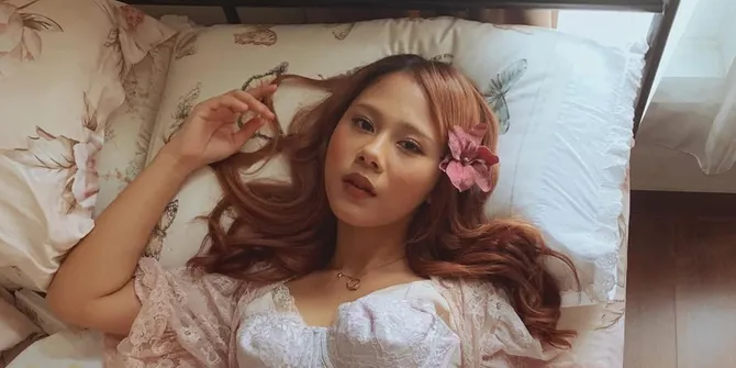 Arti dan Makna Lagu Nadin Amizah - Berpayung Tuhan, Tentang Mencintai Diri Sendiri