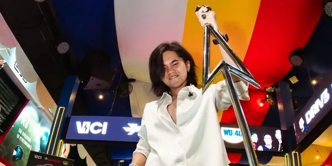 AXL Ramanda Bawakan Ulang Lagu Legendaris 'Kirana' Karya Ahmad Dhani & Erwin Prasetya