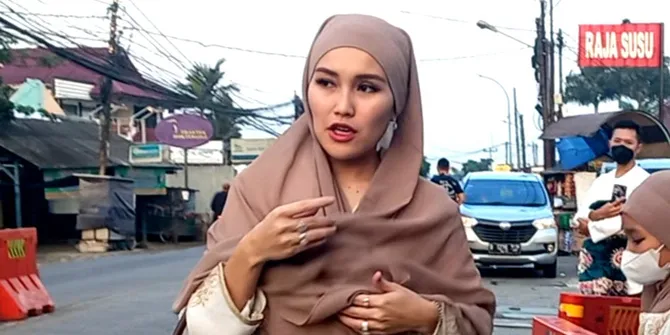 Ayu Ting Ting Tetap Sedih Meski Rayakan Hari Raya Bersama Keluarga, Ini Alasannya
