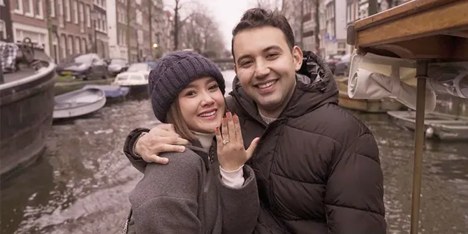 Bakal Segera Nikah, Cita Citata Temani Sang Kekasih Dalami Agama Islam di Turki