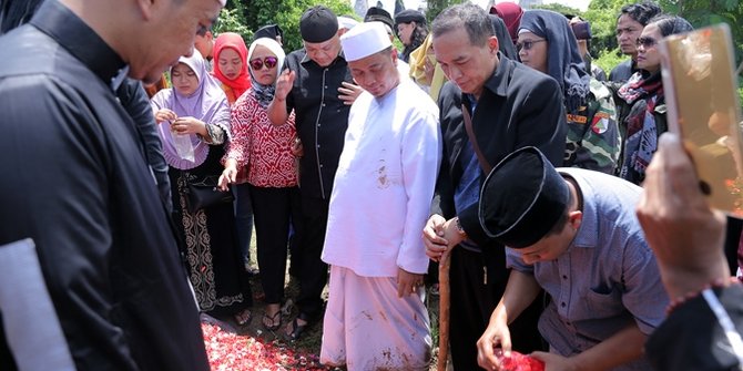 Banyaknya Pemberitaan Miring, Opick Bersaksi Jika Almarhumah Istrinya Orang Mulia