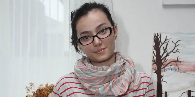 Bareng Suami, Asmirandah Nyanyikan Lagu Religi 'Yesus Aku Cinta'