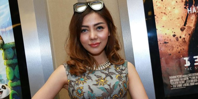  Bella Shofie Jual Mobil Mewah Demi Bayar Hutang Suryono 