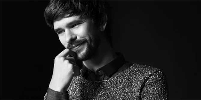 Ben Whishaw: Hidup Kristen Stewart Menyedihkan