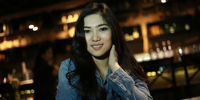 Berawal Dari Dunia Anti Mainstream, Isyana Kini Jadi Idola Baru