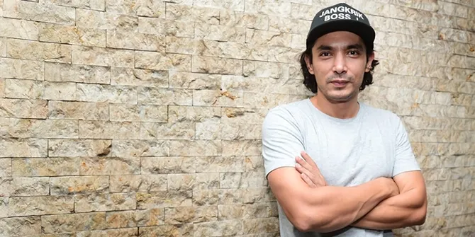 Berperan Sebagai Dono Warkop, Abimana Aryasatya Dibantu Indro