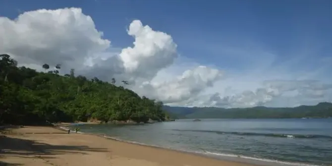 Bingung Lebaran Mau Liburan Kemana? Ini 10 Rekomendasi Wisata Pantai Indah di Malang yang Cocok Dikunjungi