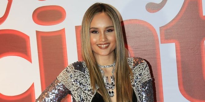 Boring dan Nggak Fun, Cinta Laura Tak Mau Tahun Baruan Bareng Ortu