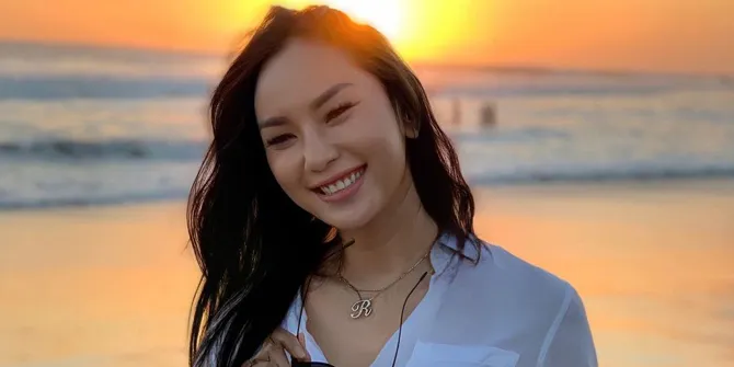 Bucin Banget, Kalina Ocktaranny Pamer Video Call dan Bilang Kangen ke Vicky Prasetyo