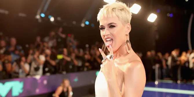 Bukti Cinta Katy Perry Pada Orlando Bloom, Romantis Banget!
