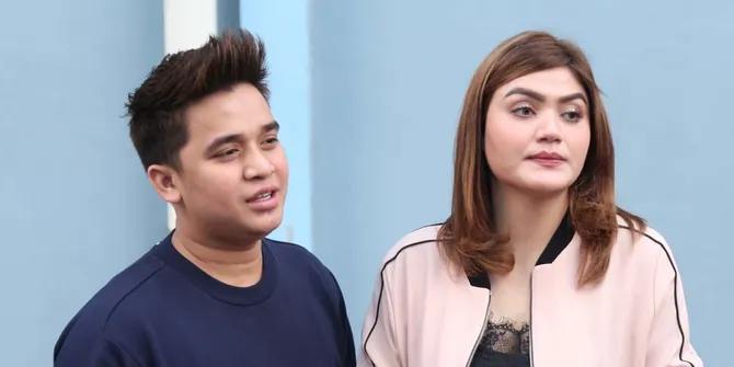 Cantik Teduh Hilda Vitria Pakai Hijab, Diakui Billy Syahputra Masih Coba-Coba