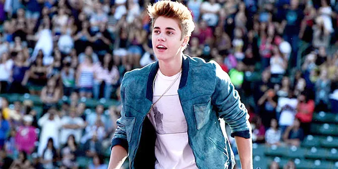 Celana Terlalu Ketat, Show Justin Bieber Dikecam