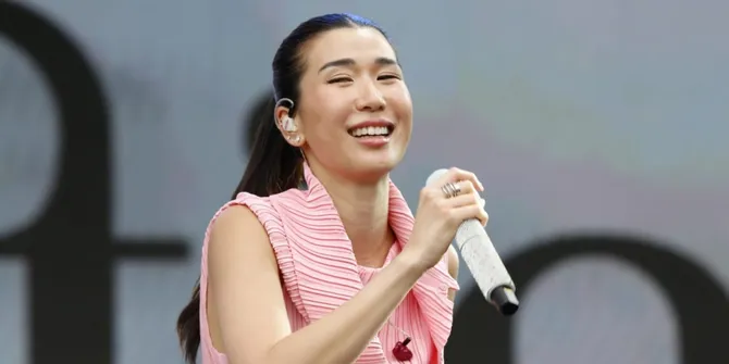 Christie Turun Panggung di KLBB 2026 Hari Pertama, Fans Histeris