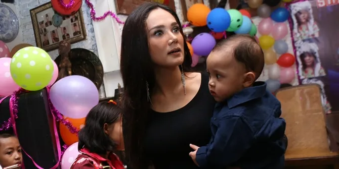 Ciloknya Diminati, Mulan Jameela Belum Siap Berbisnis Kuliner