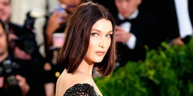 Congrats! Bella Hadid Bakal Ikut Show Victoria's Secret Fashion Show Lagi