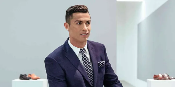Cristiano Ronaldo Rayakan Tahun Baru Bareng 'Pasangan Gay-nya'?