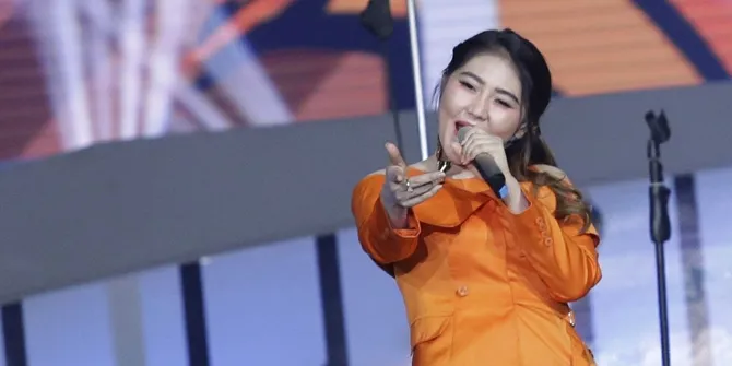 Curhat Serba Salah Sebagai Musisi, Via Vallen Sindir Keras Para Haters