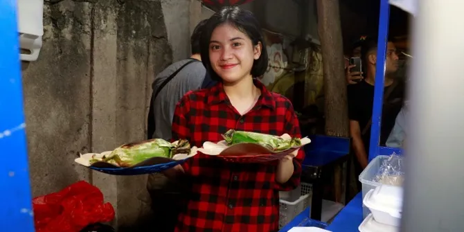 Dagangan Nasi Bakar Makin Ramai Peminat, Melati Sesilia Eks JKT48 Ceritakan Suka Duka Bangun Usaha Sendiri
