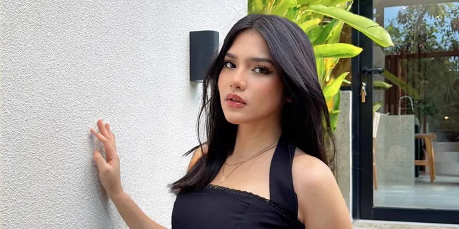 Davina Karamoy Nangis Baca Naskah Film 'Andai Waktu Bisa Diulang Kembali'