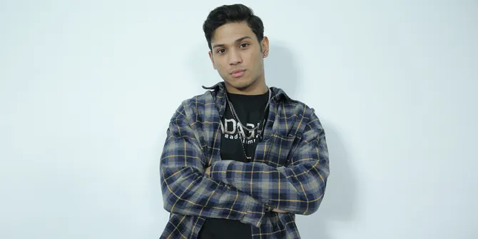 Debut Layar Lebar Lewat 'ADAGIUM', Pangeran Lantang Kena Tegur Teuku Rifnu Wikana Karena Bercanda Saat Reading