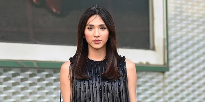 Dena Rachman Posting Foto Cantik di Resort Mewah Bali, Segera Nikah dengan Duda Anak Tiga?