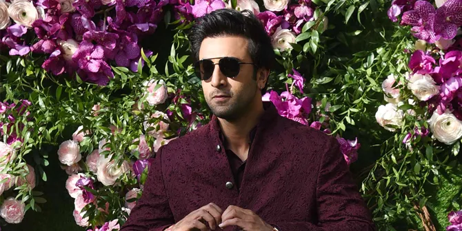 Diam-Diam, Ranbir Kapoor Follow Katrina Kaif dan Deepika Padukone di Instagram