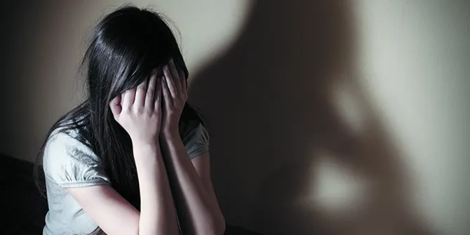 Jilbabnya Dibuka Paksa, Gadis ABG Diganyang Teman, Direkam Lalu Disebarkan Jilbabnya Dibuka Paksa, Gadis ABG Diganyang Teman, Direkam Lalu Disebarkan