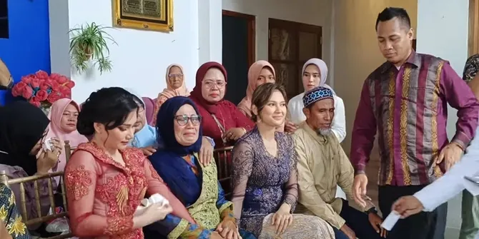Dikira Akur Setelah Pegangan Tangan Penuh Tangis, Ternyata Ibunda Masih Lanjut Kecam Indah Permatasari