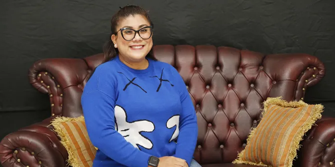 Dilamar Kekasih Pada 10-10-2020, Regina Ivanova Bersyukur Perbedaan Kultur Tak Halangi Kisah Cintanya