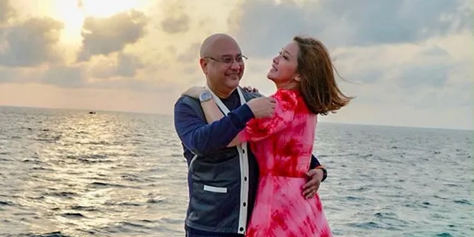 Dimasakkan Menu Spesial Kala Diet, Maia Estianty Peluk Mesra Irwan Mussry