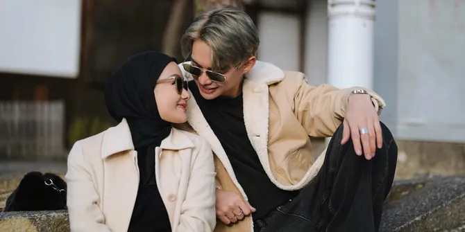Dinda Hauw Ungkap Sisi Romantis Rey Mbayang yang Jarang Terlihat di Media Sosial