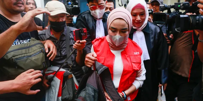 Dinyatakan Bersalah Lakukan Pencemaran Nama Baik, Medina Zein Divonis 6 Bulan & Denda 50 Juta