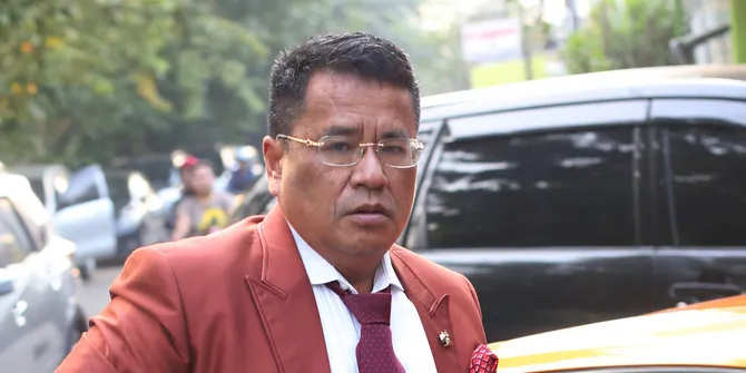 Dipeluk Catherine Wilson Dari Belakang, Hotman Paris: Impianku Jadi Nyata