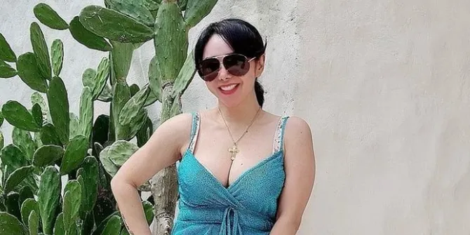 Diprotes Karena Pakai Kalung Salib dan Baju Seksi, Femmy Permatasari Beri Jawaban Menohok