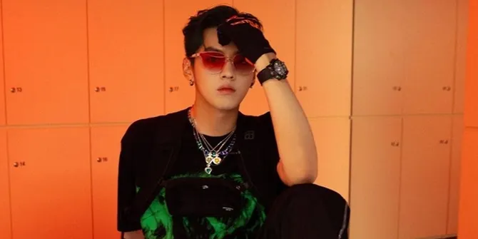 Ditahan Sebagai Tersangka Kasus Pemerkosaan, Kris Wu Terancam 10 Tahun Penjara - Akun Resmi dan Lagu-Lagunya Dihapus Weibo